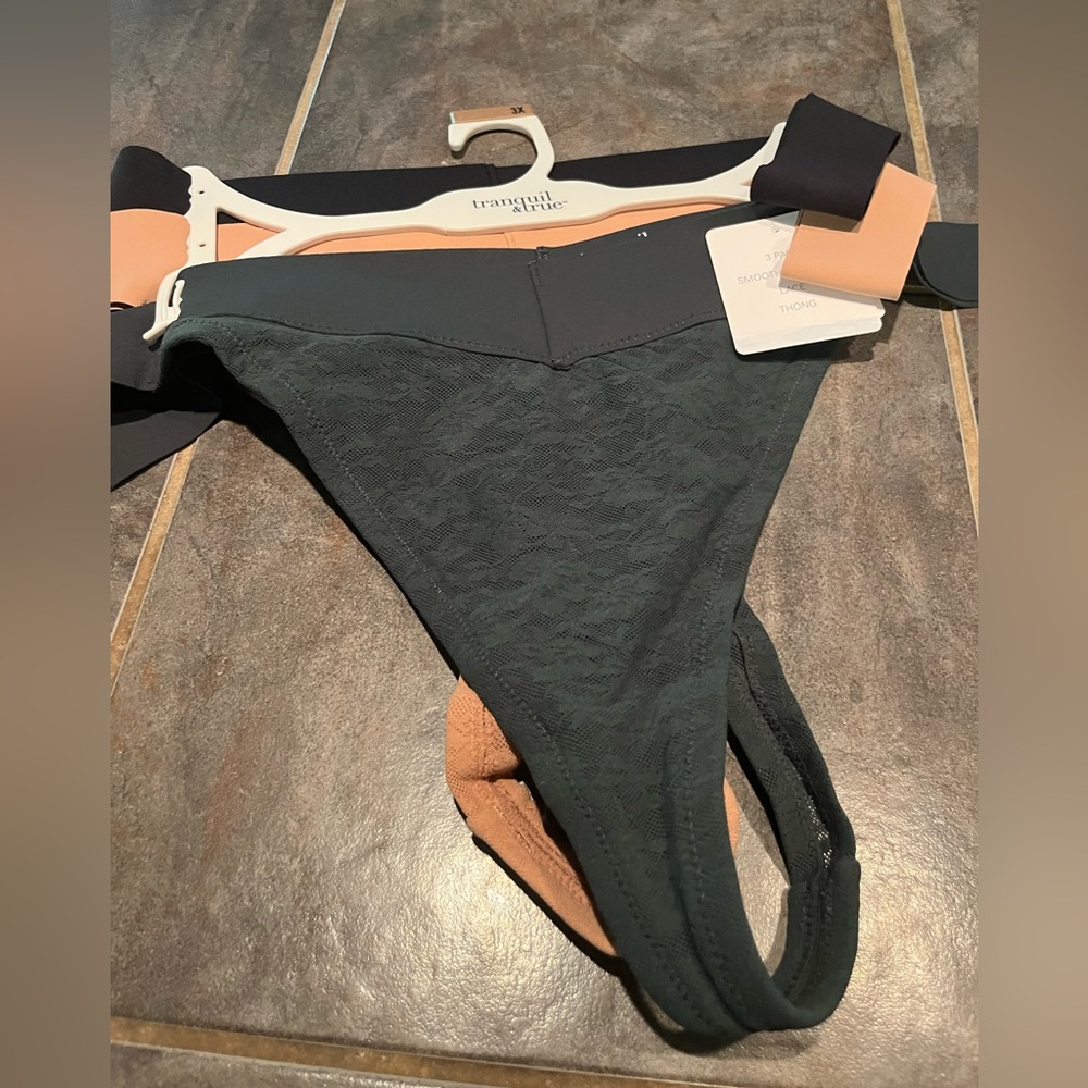 Chic NWT Black, Green and  Tan Lace Panties- 3X